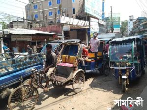 দ্রব্যমূল্যের ঊর্ধ্বগতি: মৌলভীবাজারে অসাধু ব্যবসায়ীদের হাতে জিম্মি আমজনতা