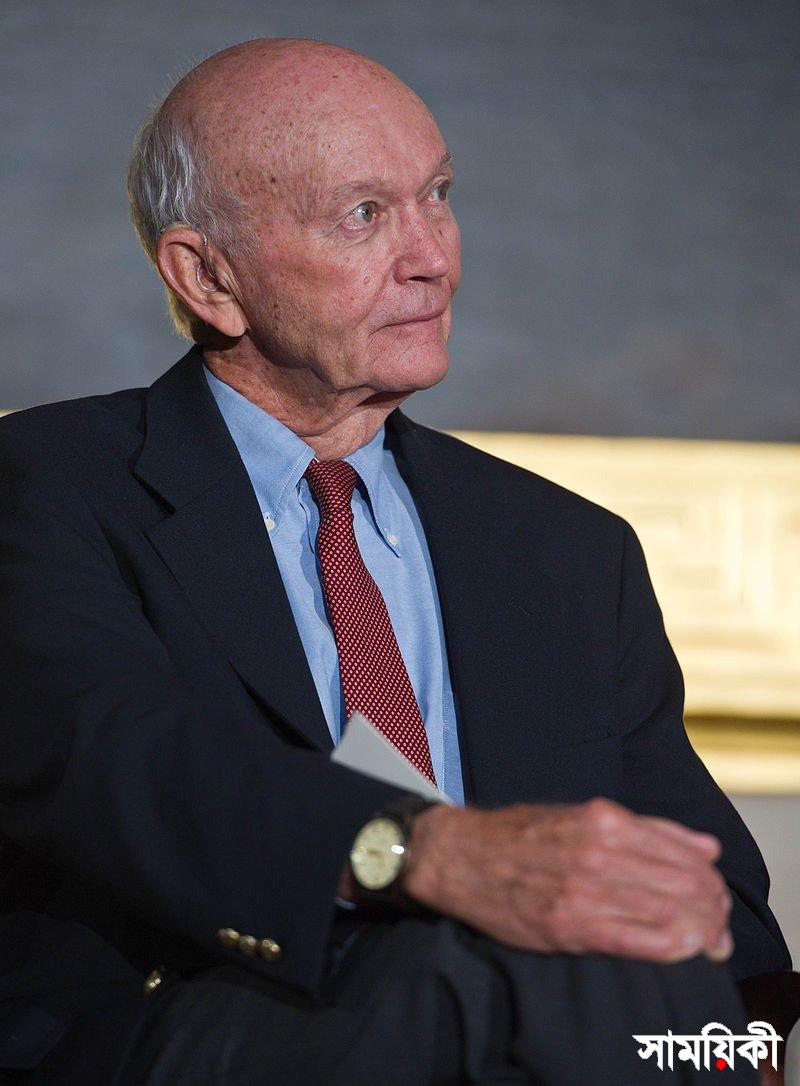 Michael Collins at Congressional Gold Medal Ceremony 2 প্রথম চাঁদে পদার্পণকারী এপোলো ১১ নভোচারী মাইকেল কলিন্স মারা গেলেন