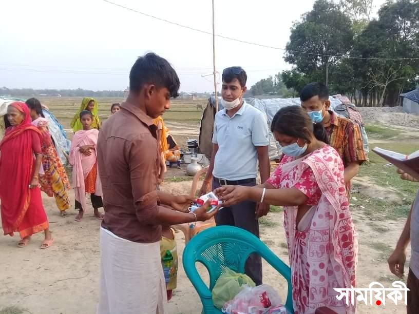 received 1227611670990468 শ্রীমঙ্গলে বেদে জনগোষ্ঠীর মাঝে ছাত্র ইউনিয়নের ত্রান বিতরণ।