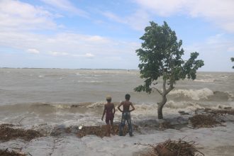 Bhola Meghna river Tulatuli point photo collected with news ভোলার মনপুরায় মেঘনা নদীতে শিশুর মর্মান্তিক মৃত্যু