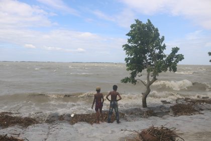 Bhola Meghna river Tulatuli point photo collected with news বরিশাল - ভোলা <br>১ জনের মৃত্যু, নিম্ন অঞ্চল প্লাবিত, বাঁধ ক্ষতিগ্রস্থ