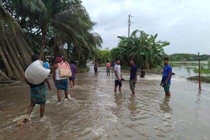 barisal pic129 5 21 বরিশালের বিপন্ন লামচরীবাসীর কান্না, কেউ দেখে না