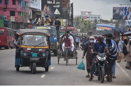 Barishal photo Operation of Passenger carrying mass communication stopped in Barishal 1 বরিশালে গণপরিবহন বন্ধ, মহাসড়কে যান চলাচল সীমিত