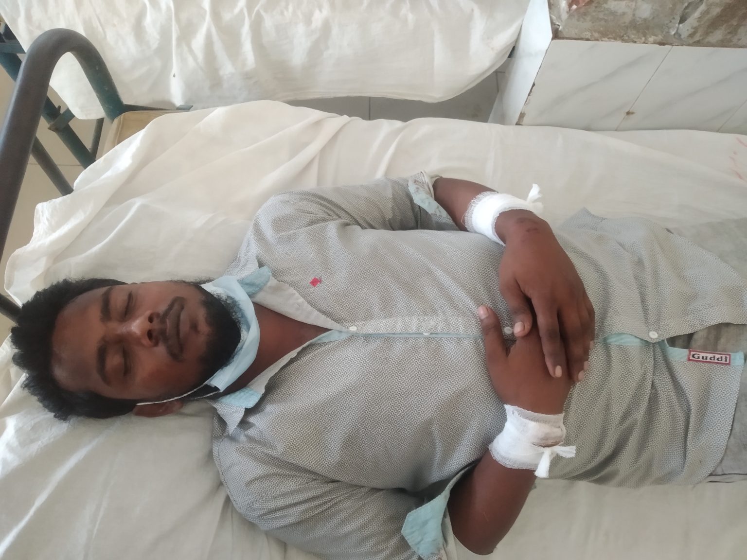 Kalapara photo Eight injured over controlling sluice gate at Kalapara of Patuakhali 2 পটুয়াখালীর কলাপাড়ায় স্লুইজ গেটের নিয়ন্ত্রন নিয়ে সংঘর্ষ, আহত ৮
