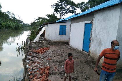 Rajapur file photo Residents of allotted houses constructed at Ashrayan Project in Rajapur upazila of Jhalakathi district living under panic as cracks developed 1 2 ঝালকাঠির রাজাপুরে প্রধানমন্ত্রীর আশ্রয়ন প্রকল্পে ঘর পাওয়া মানুষের দিন কাটছে মাথার উপর ঘর ভেঙে পড়ার আতঙ্কে