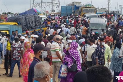 শিমুলিয়া ঘাট বিধিনিষেধ উপেক্ষা করে ঘরমুখো মানুষের ঢল