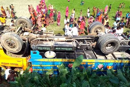 Shahzadpur News 09.11.2021 সিরাজগঞ্জে ট্রাক উল্টে দুই শ্রমিক নিহত