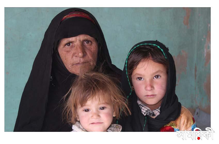 afgan আফগানিস্তানে ক্ষুধার তাড়নায় নাতনিদের বিক্রি করতে চান দাদি!