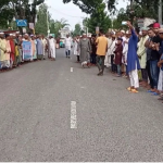 la বাংলাদেশ: মসজিদে নামাজরত অবস্থায় বড়ভাইকে কুপিয়ে হত্যা চেষ্টা, ছোটভাইকে গ্রেফতারের দাবি এলাকাবাসীর