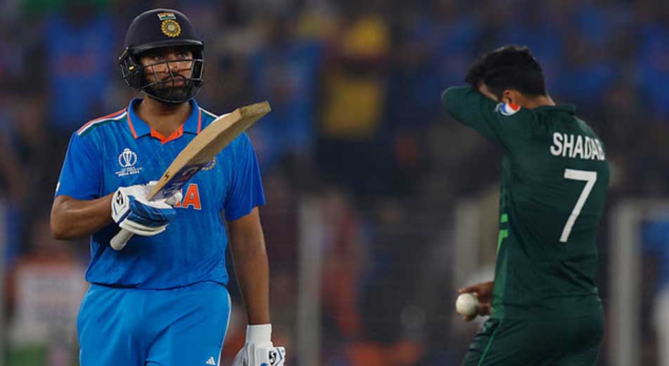 ক্রিকেট বিশ্বকাপ: পাকিস্তানকে বিপক্ষে দাপুটে জয় ভারতের